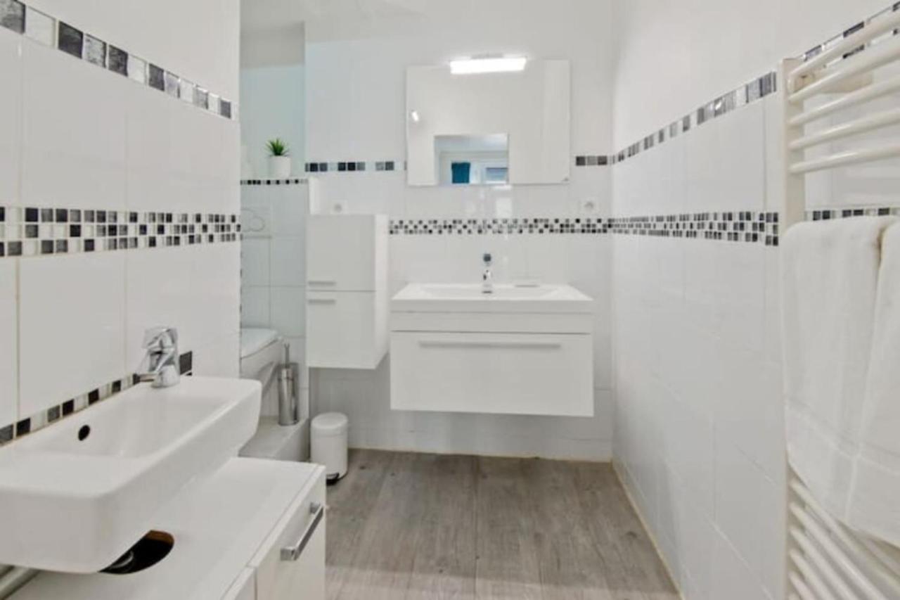 Cozy 2 Bedroom Apartment In Paris Eksteriør billede